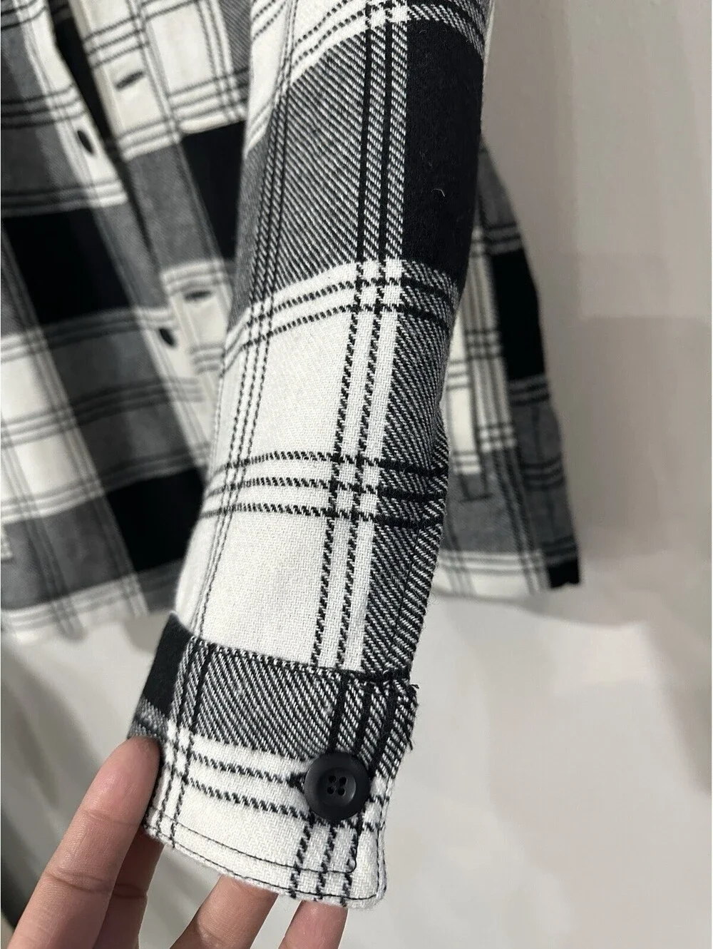 ZARA Men’s Woven Plaid Overshirt Men’s Size SMALL Black And White Checkered
